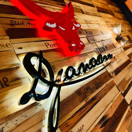 M Star Rooms, Private Parking, Center Appartement *