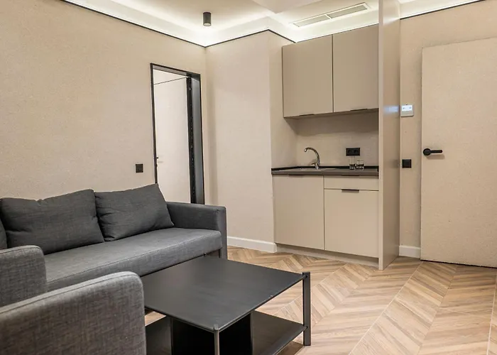 M Star Rooms, Private Parking, Center *