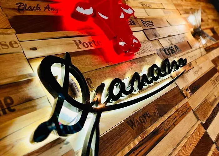 M Star Rooms, Private Parking, Center アパート *