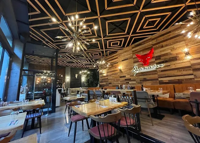 M Star Rooms, Private Parking, Center 公寓