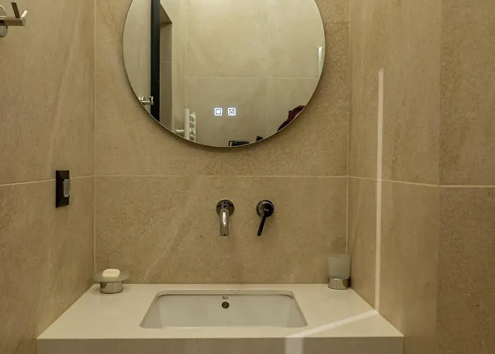 M Star Rooms, Private Parking, Center