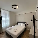 M Star Rooms, Private Parking, Center Apartamento Sofía